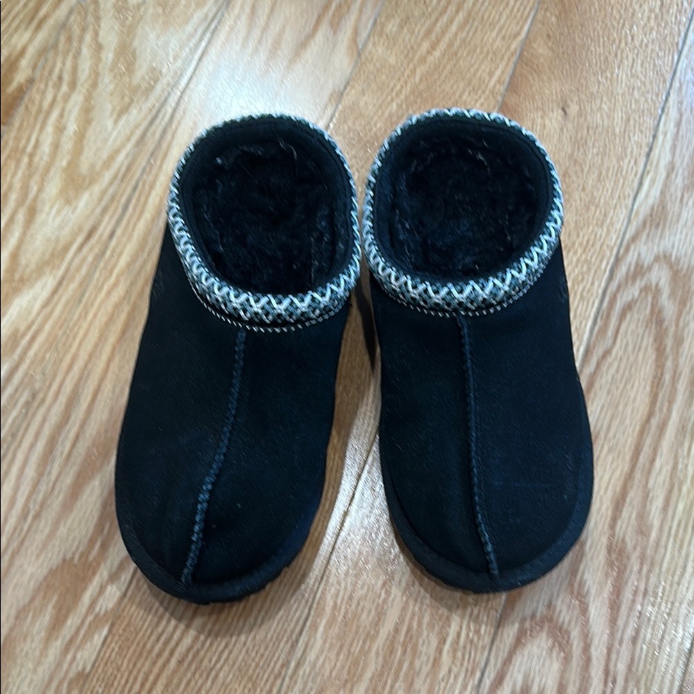 UGG Kids Black Slippers Size 2